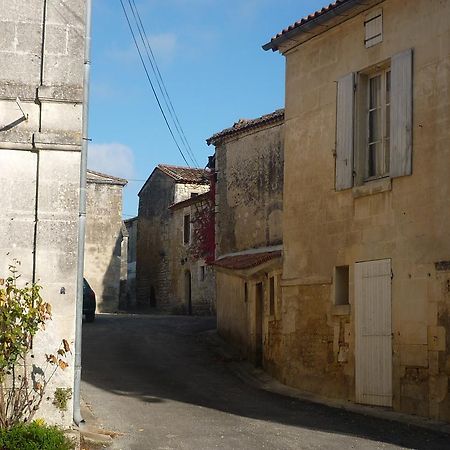 Chambres D'Hotes L'En Haut Des Vignes Merignac  Экстерьер фото