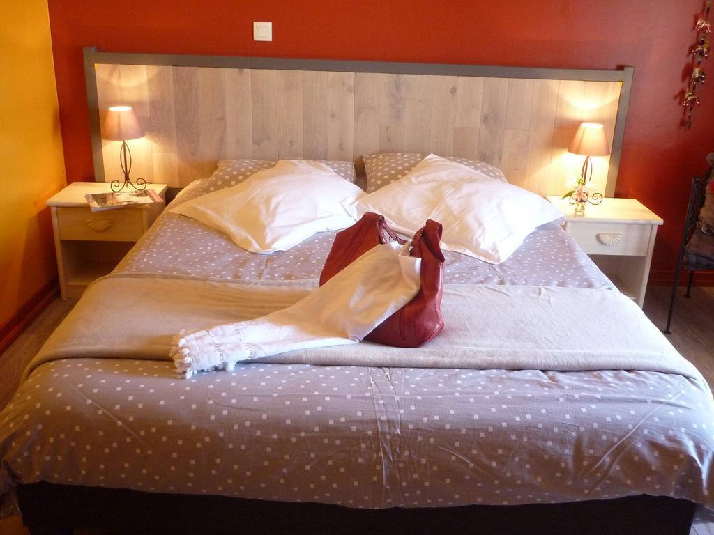 Chambres D'Hotes L'En Haut Des Vignes Merignac  Номер фото