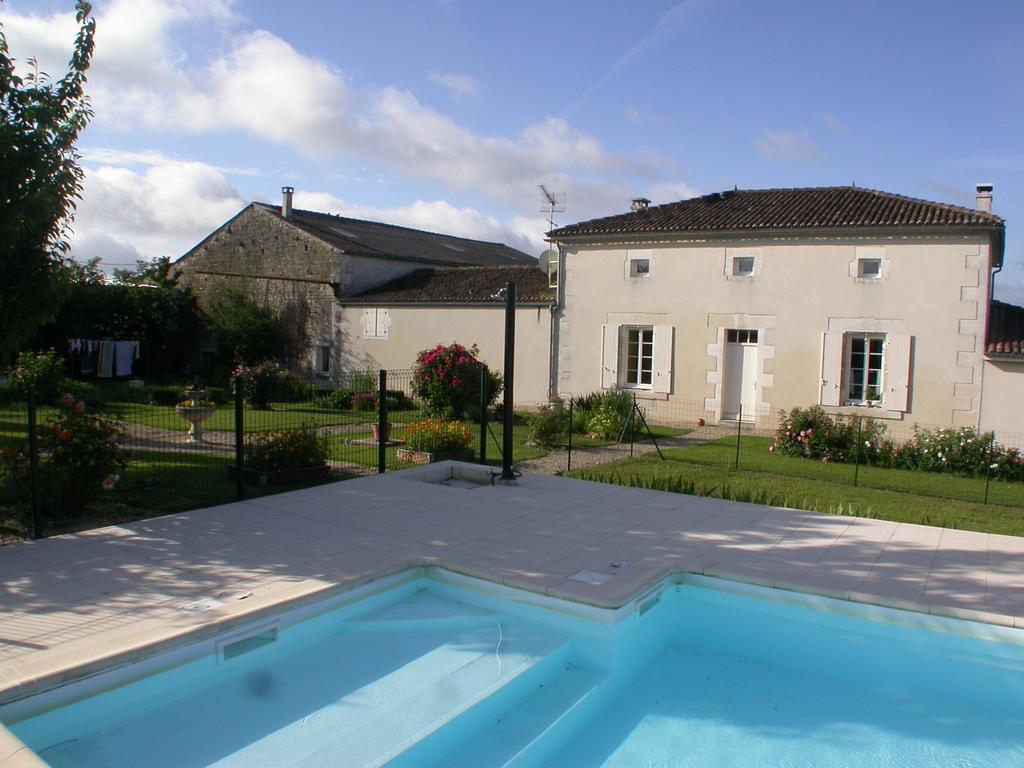 Chambres D'Hotes L'En Haut Des Vignes Merignac  Экстерьер фото