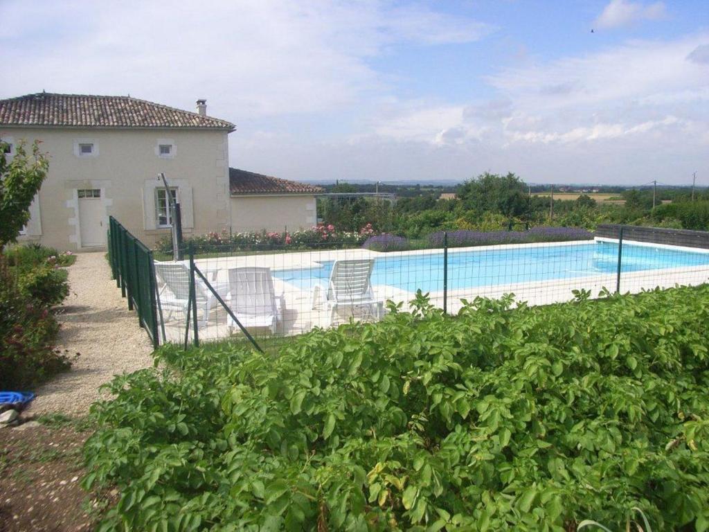 Chambres D'Hotes L'En Haut Des Vignes Merignac  Экстерьер фото